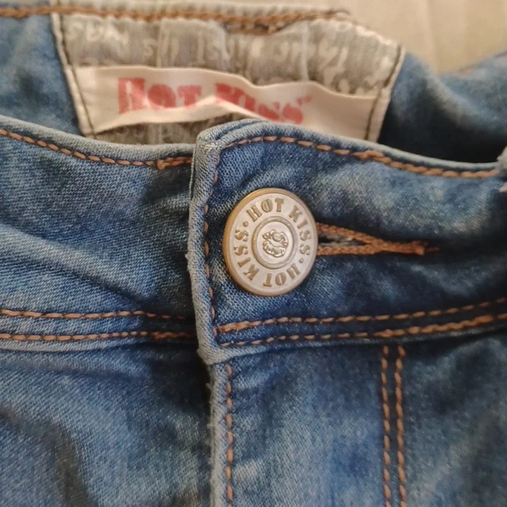 Hot Kiss Medium Light Wash Soft Denim Shorts Size 1